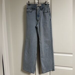 Abercrombie & Fitch 90s Relaxed High Rise Jean